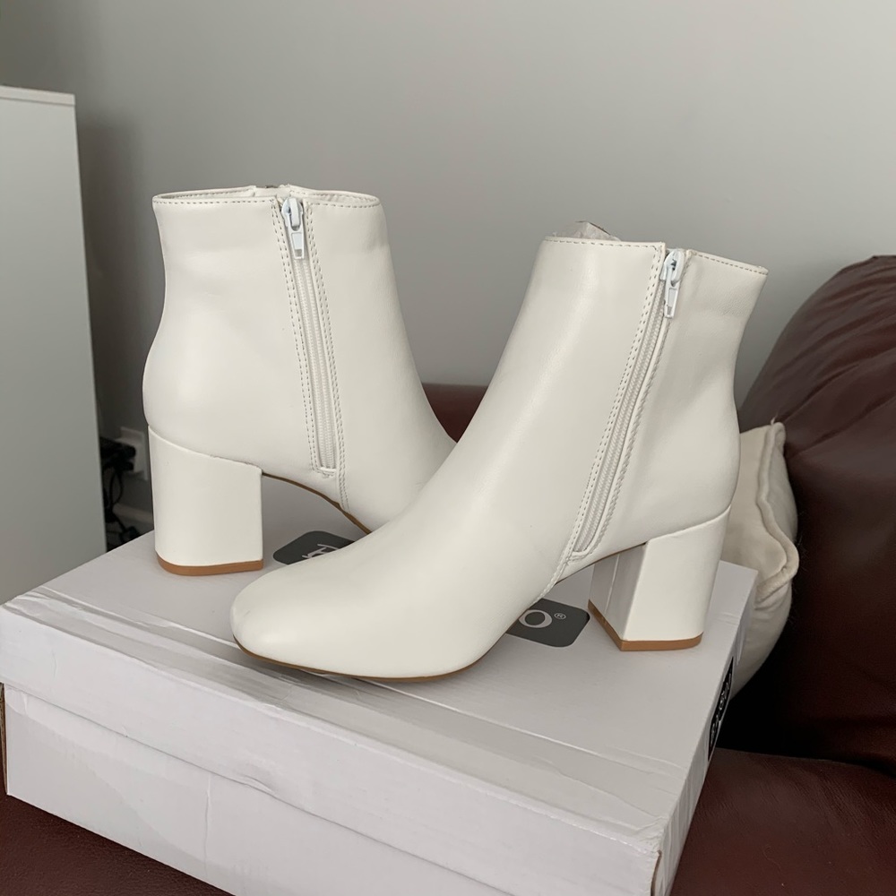 White Booties size 8 brand new!